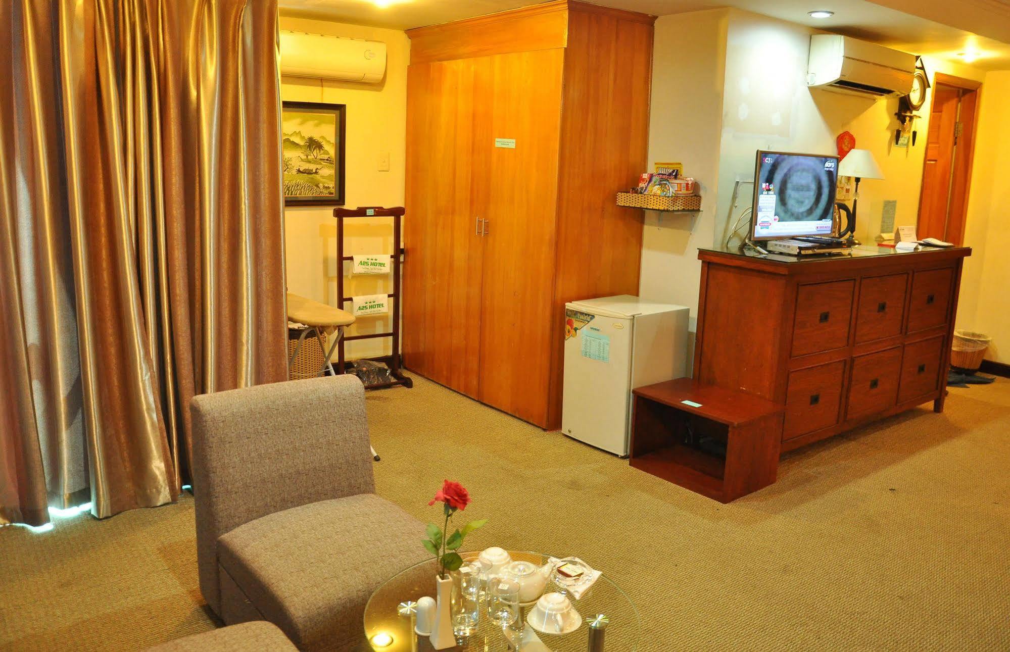 A25 Hotel - 251 Hai Ba Trung Hcm Хошимин Экстерьер фото
